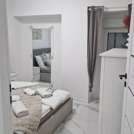 Apartman Maya 2 Buzin Kültér fotó